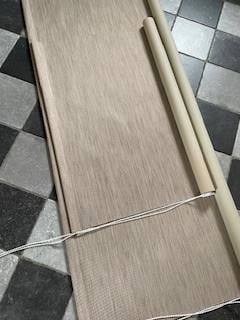 Rolgordijnen Veneta, waarvan 1 verduisterend