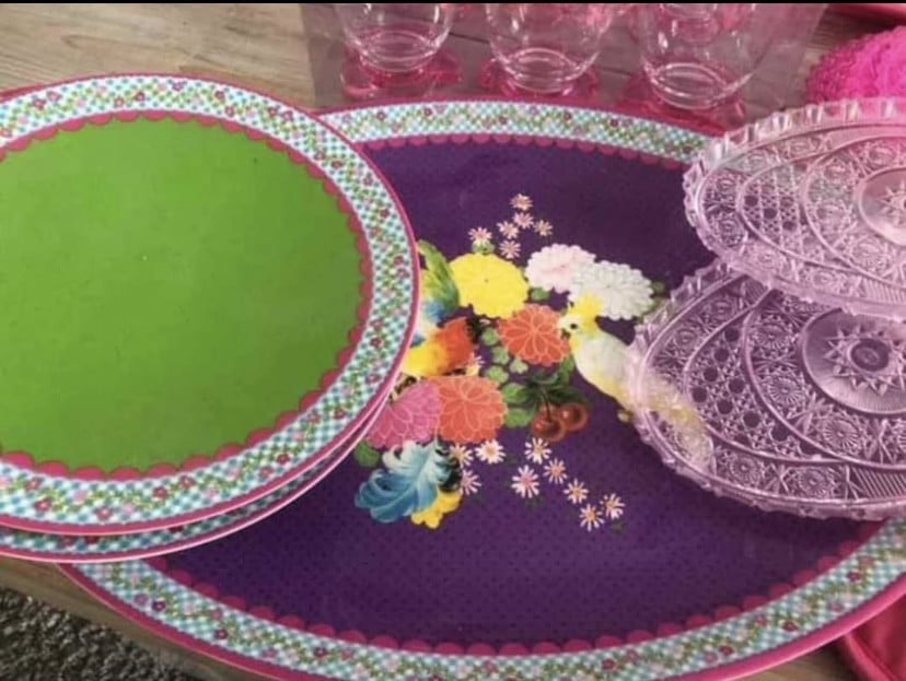 Uitgebreid plastic/melanine servies