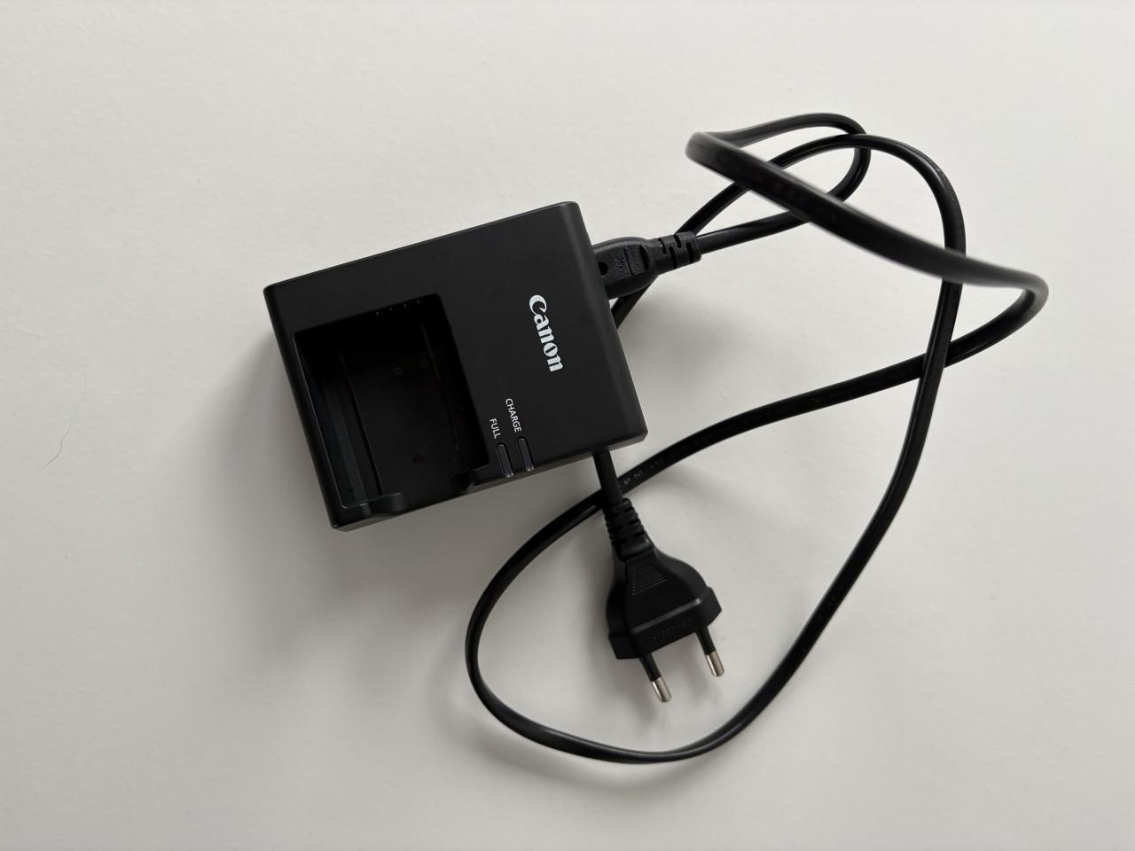 Canon EOS 2000D + 2 lenzen en camera tas