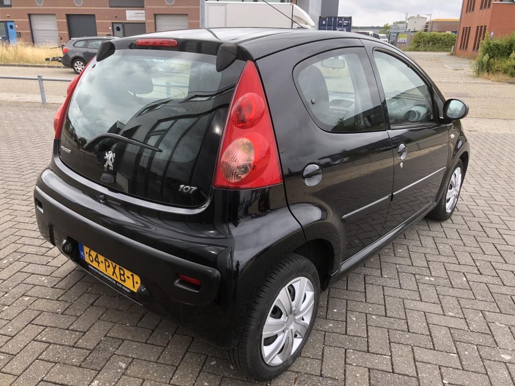 Peugeot 107 1.0-12v millesim 200