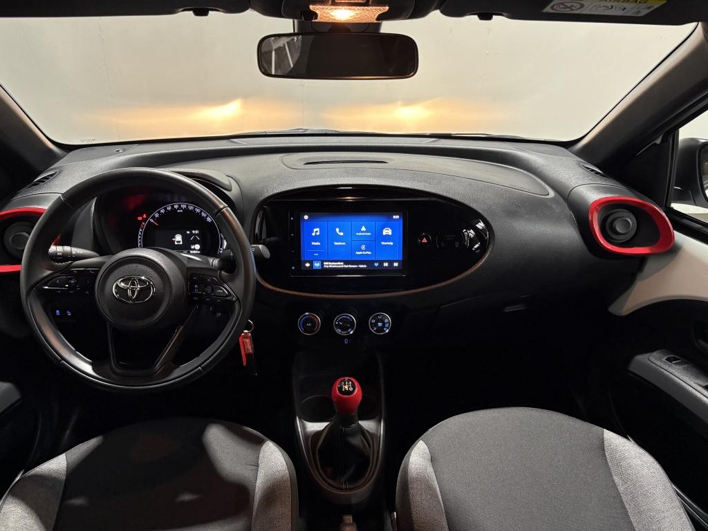 Toyota Aygo x 1.0 vvt-i mt play | camera | apple carplay |