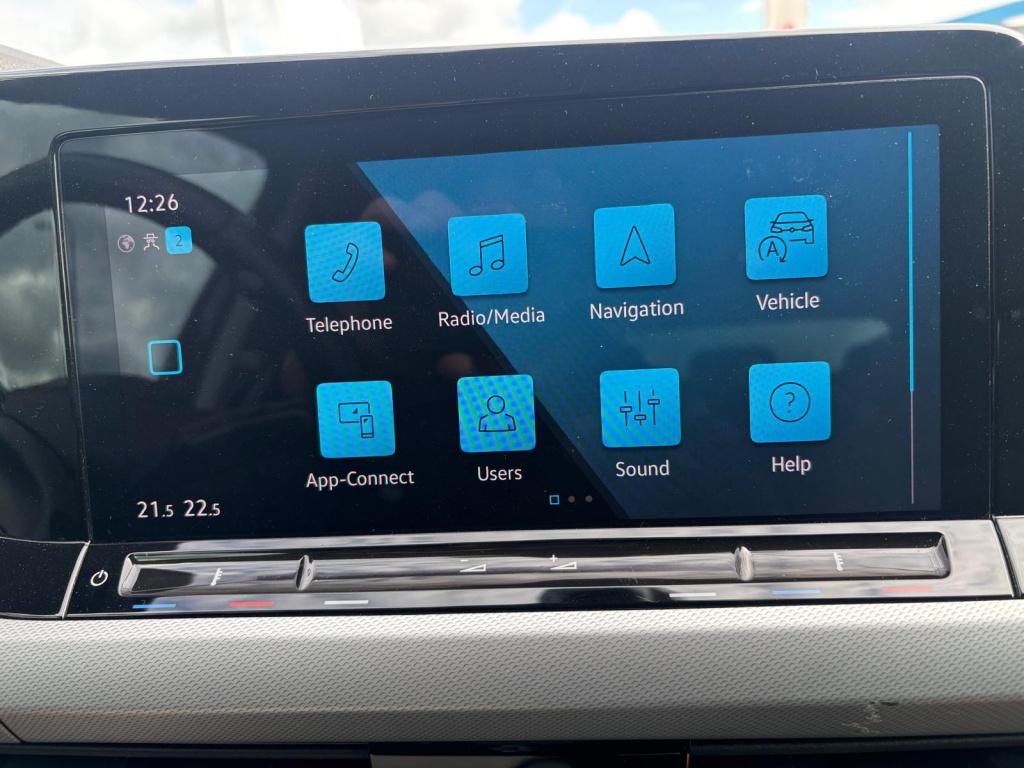 Volkswagen Golf tsi 110pk life, elektrische trekhaak, carplay