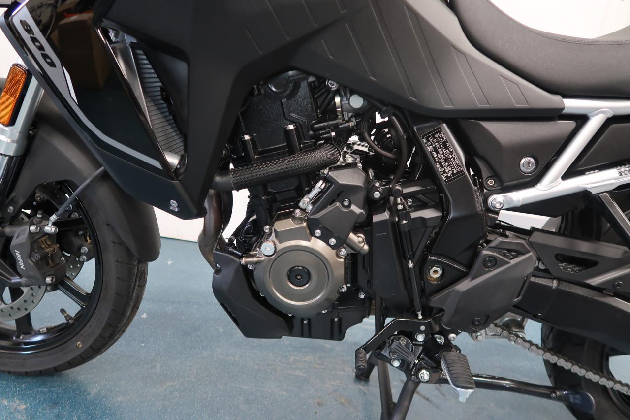 Suzuki V-Strom 800 als nieuw!