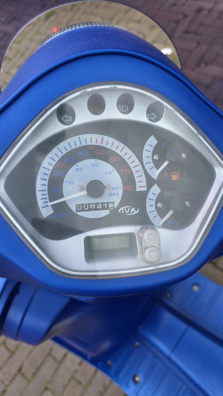 Iva Lux Snorbrommer / 4 takt 2017 / 850 km / 2e eigenaar / zeer zuinig