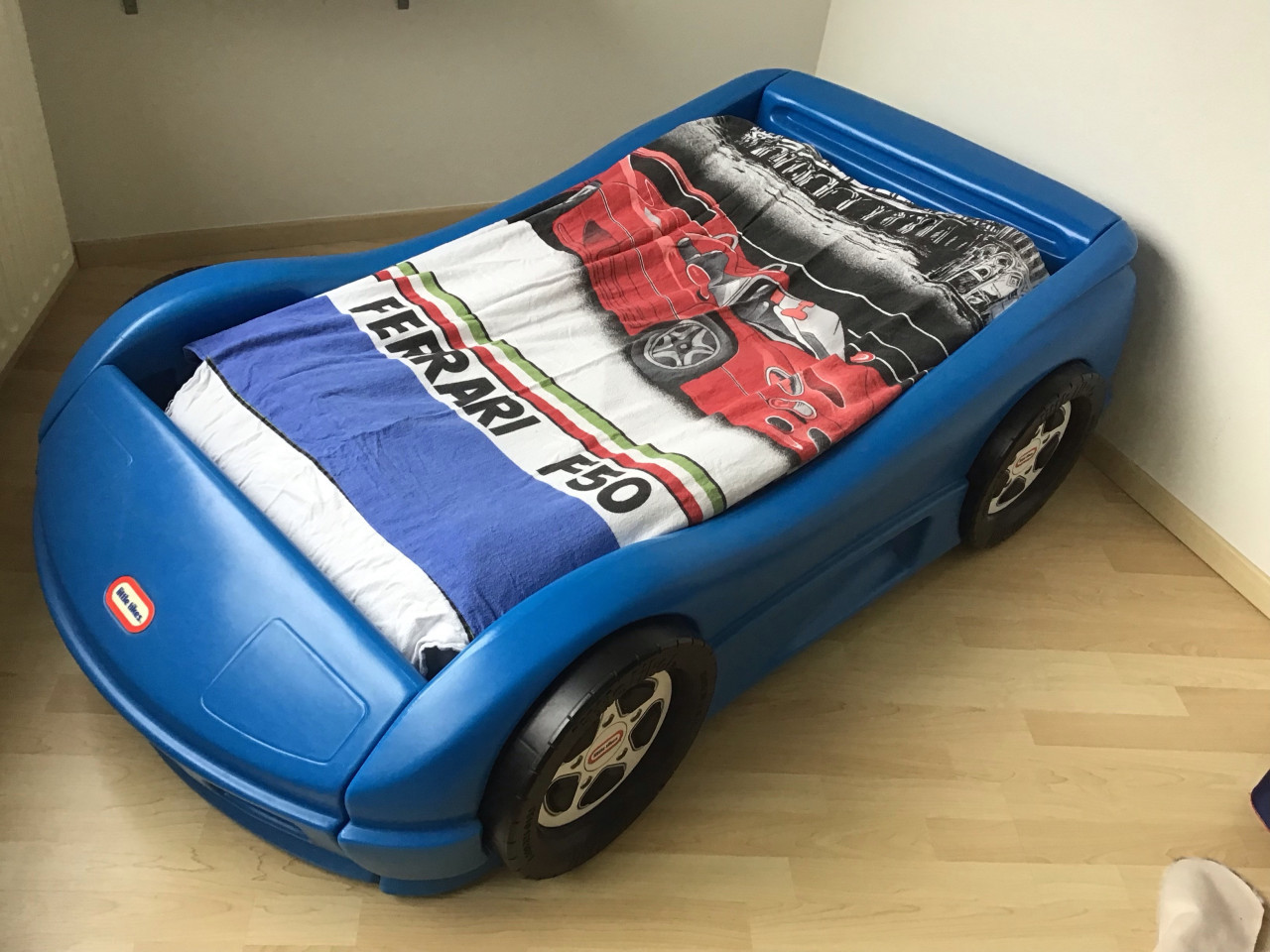 Te Koop,Little Tikes peuter autobed.