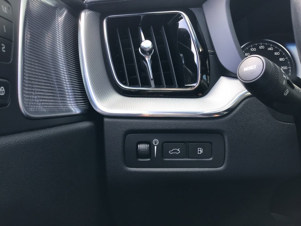 Volvo XC60 t8 390pk recharge r-design| adap.cruise| b&w sound| panodaktrekh