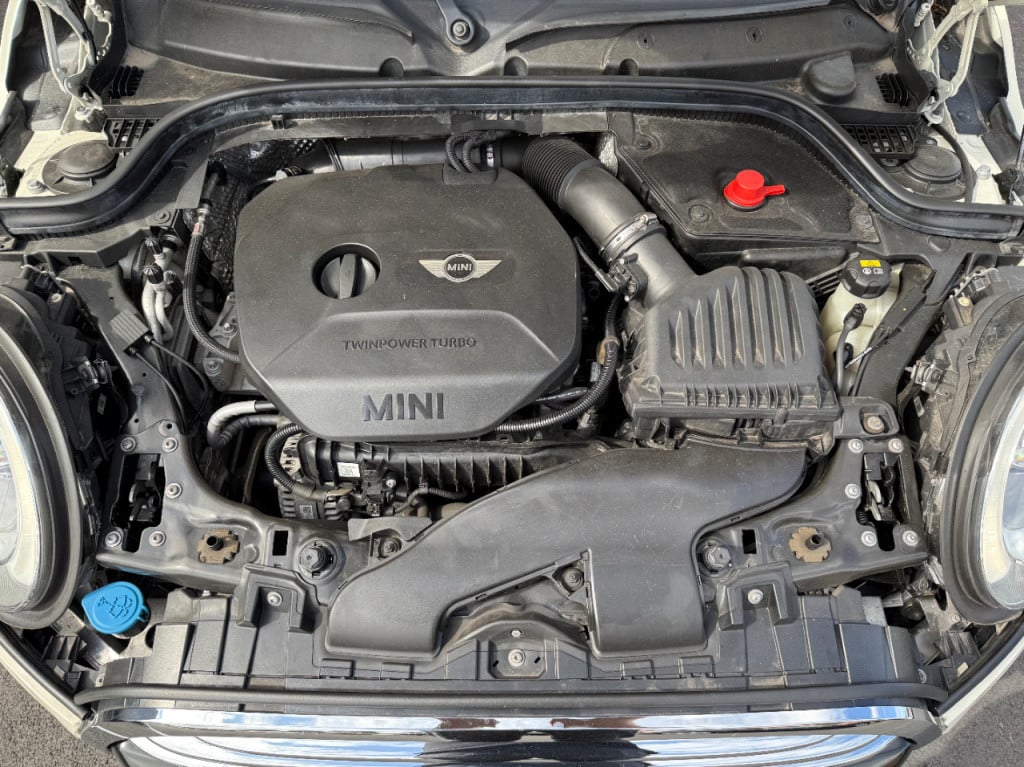 Mini Cooper 1.5 - chili - pano