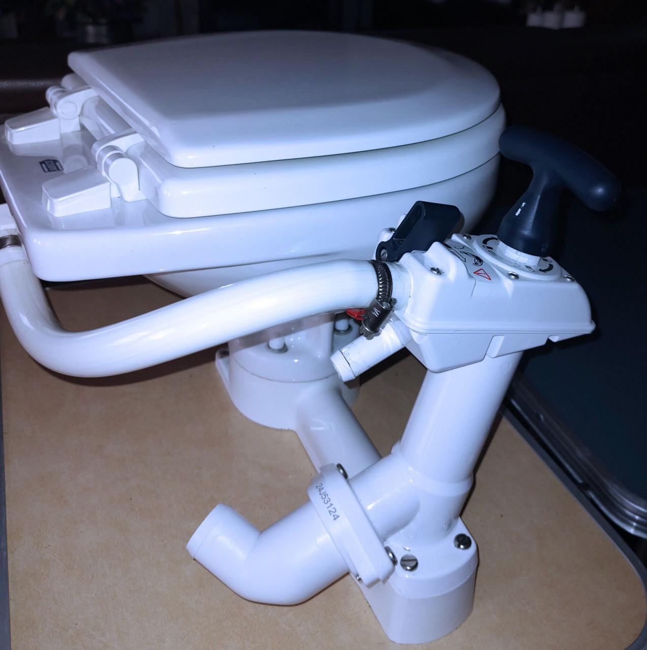 Te koop:  JABSCO Compact toiletpot