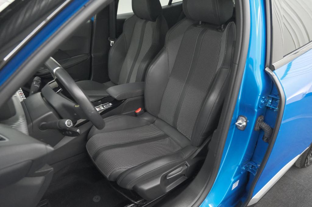 Peugeot 2008 puretech 130 gt | dodehoekdetectie | navigatie | apple carplay