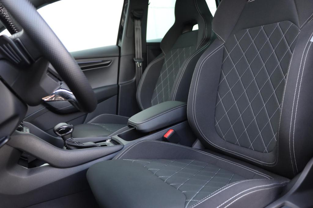 Skoda Karoq 1.5 tsi sportline business 150pk dsg7