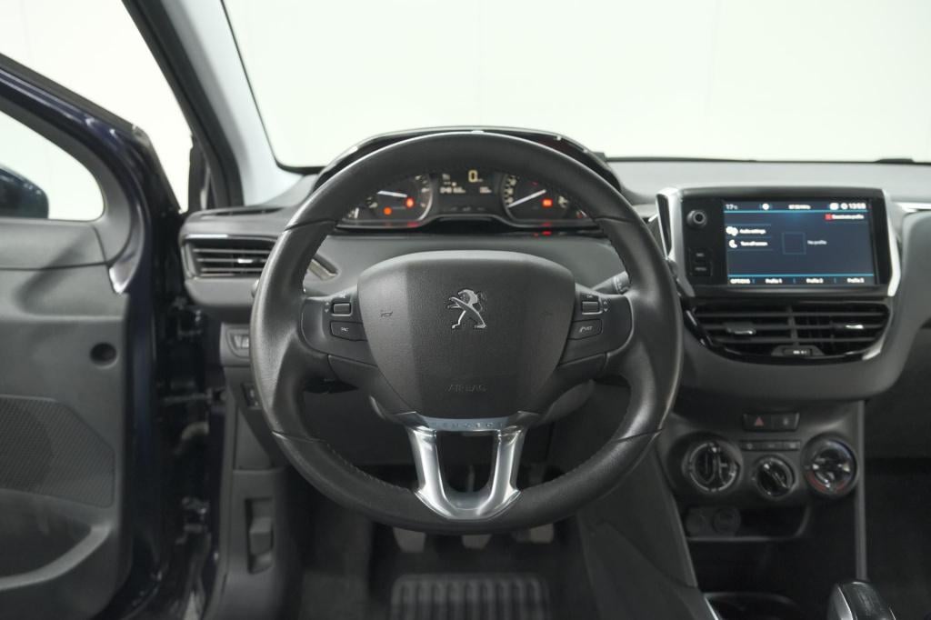Peugeot 208 puretech 82 signature | allseason banden | navigatie | parkeers