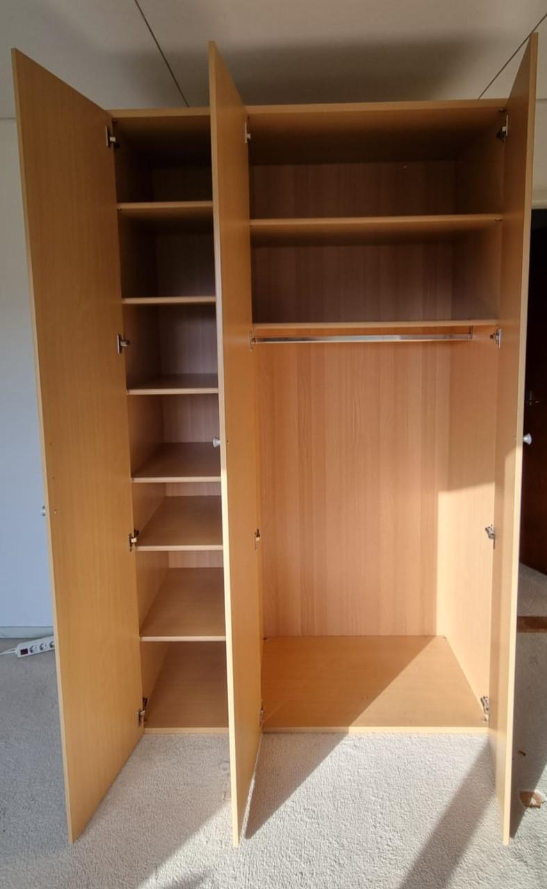 Ruime kledingkast Svedex