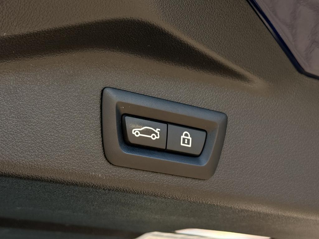 BMW X5 xdrive45e m-sport individual | b&o | sky lounge | luchtvering | mass