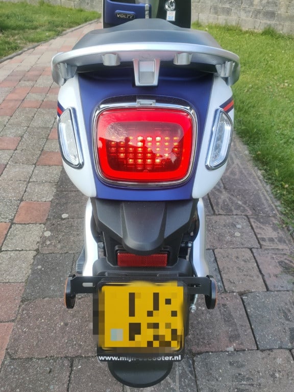 Electrische Scooter Nipponia Volty met 35KM Op De Teller