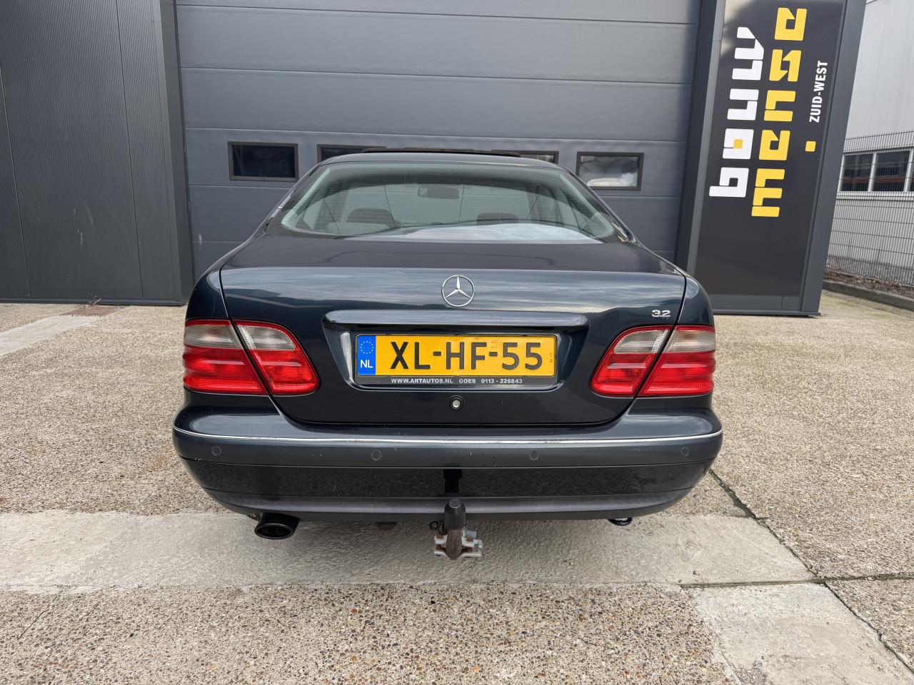 Mercedes CLK-Klasse 320 Coupé  Elegance Aut 160KW Blauw Airco Nap