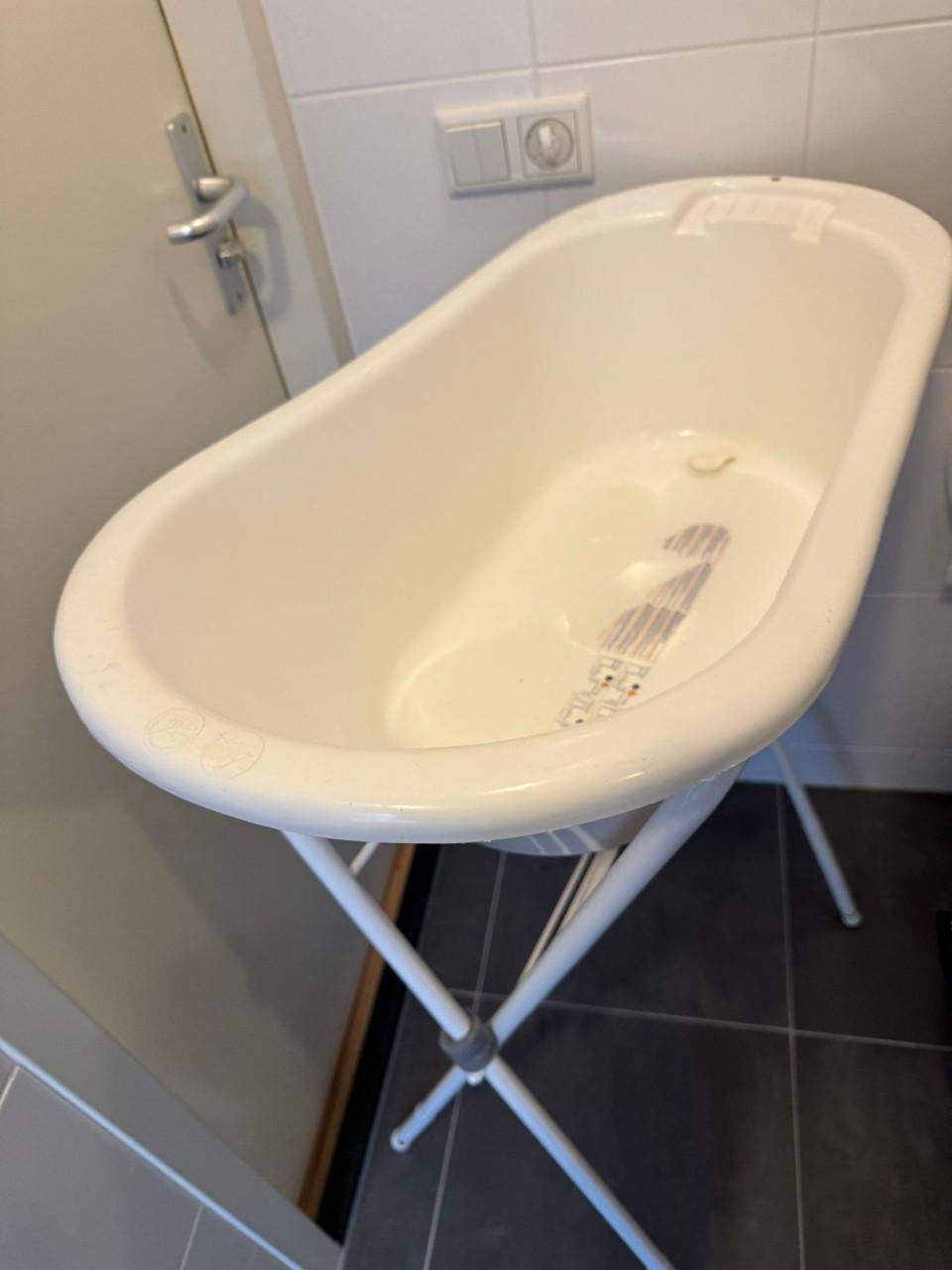 Badje met afvoer slang