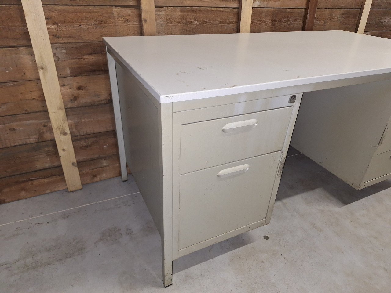 Degelijk Bureau – Ideaal als Werkbank of Hobbytafel!