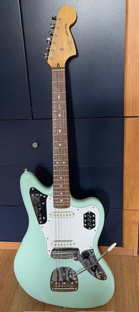 Squier Jaguar Surf Green.