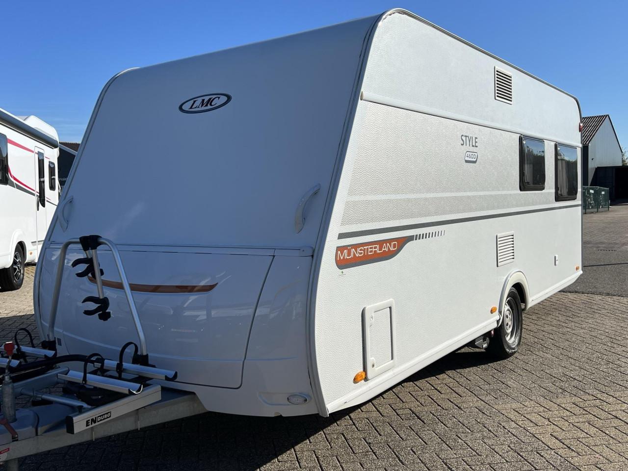 LMC Style 460D caravan, zeer compleet met mover, airco, voortent en luifel