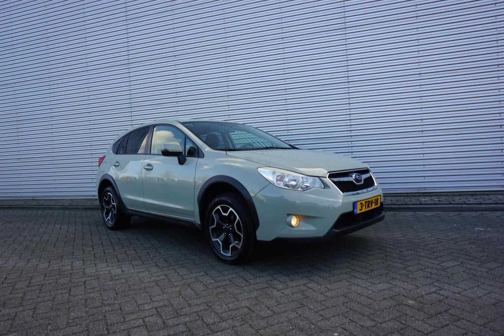 Subaru Xv 2.0i luxury awd airco / navi / cruise / camera / leder / parkeers