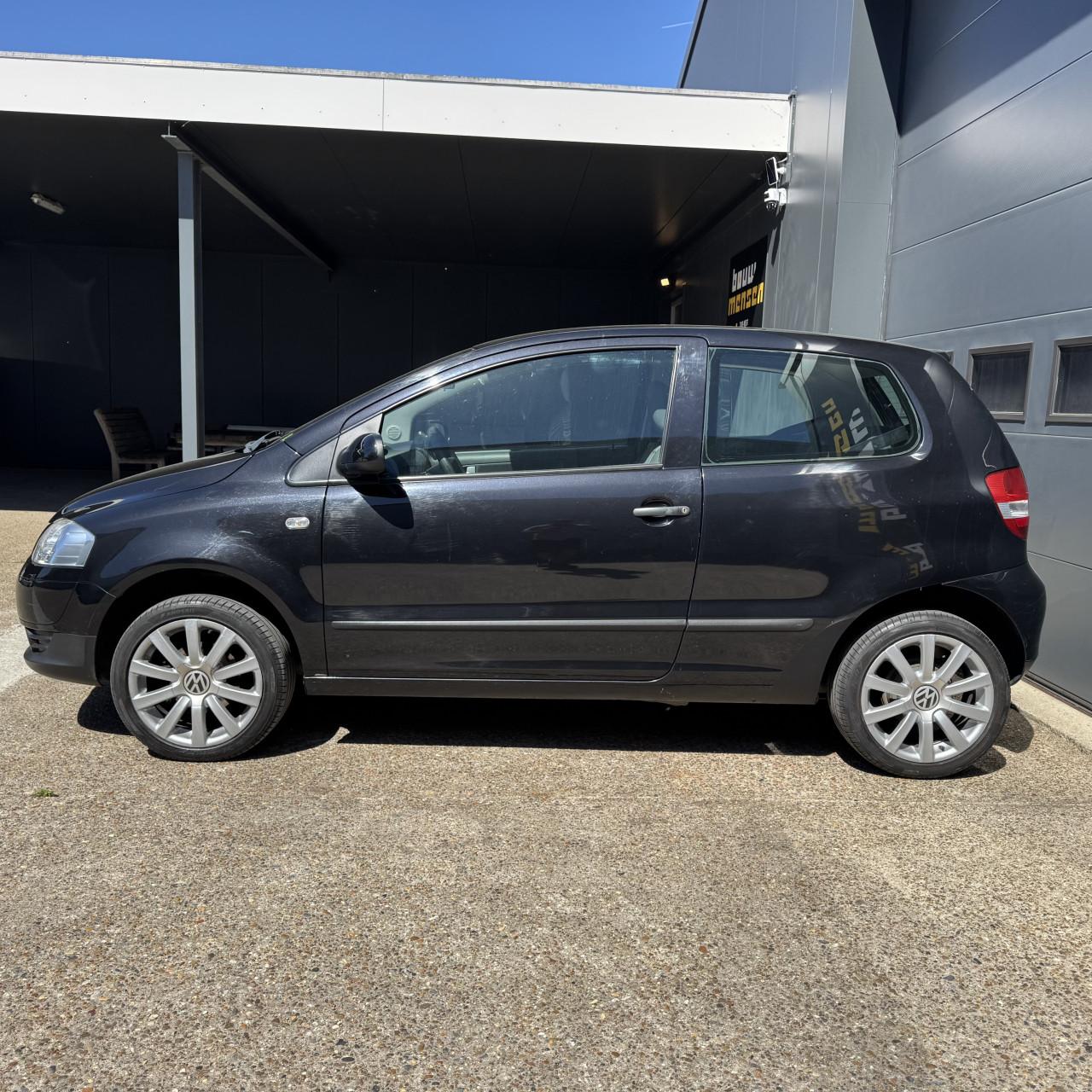 Volkswagen Fox 1.2 40KW Trendline 5DRS 2007 Zwart Airco Apk