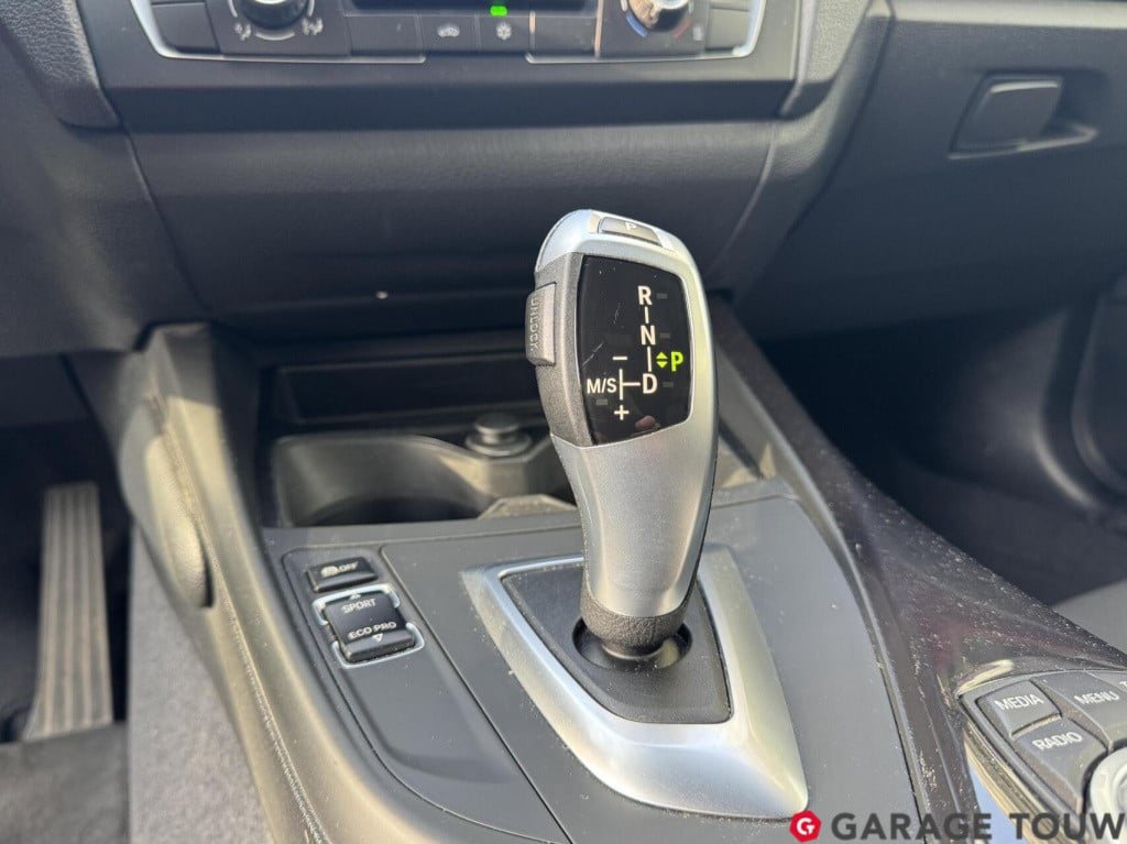 BMW 1 Serie 118i business+ sport xenon, afn. trekh. nl. auto