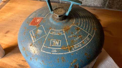 Campinggas. kook stel met tank half vol