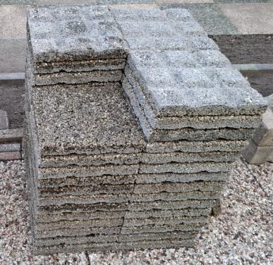 Dakterras - waterdoorlatende, gebruikte drainagetegels 30x30cm
