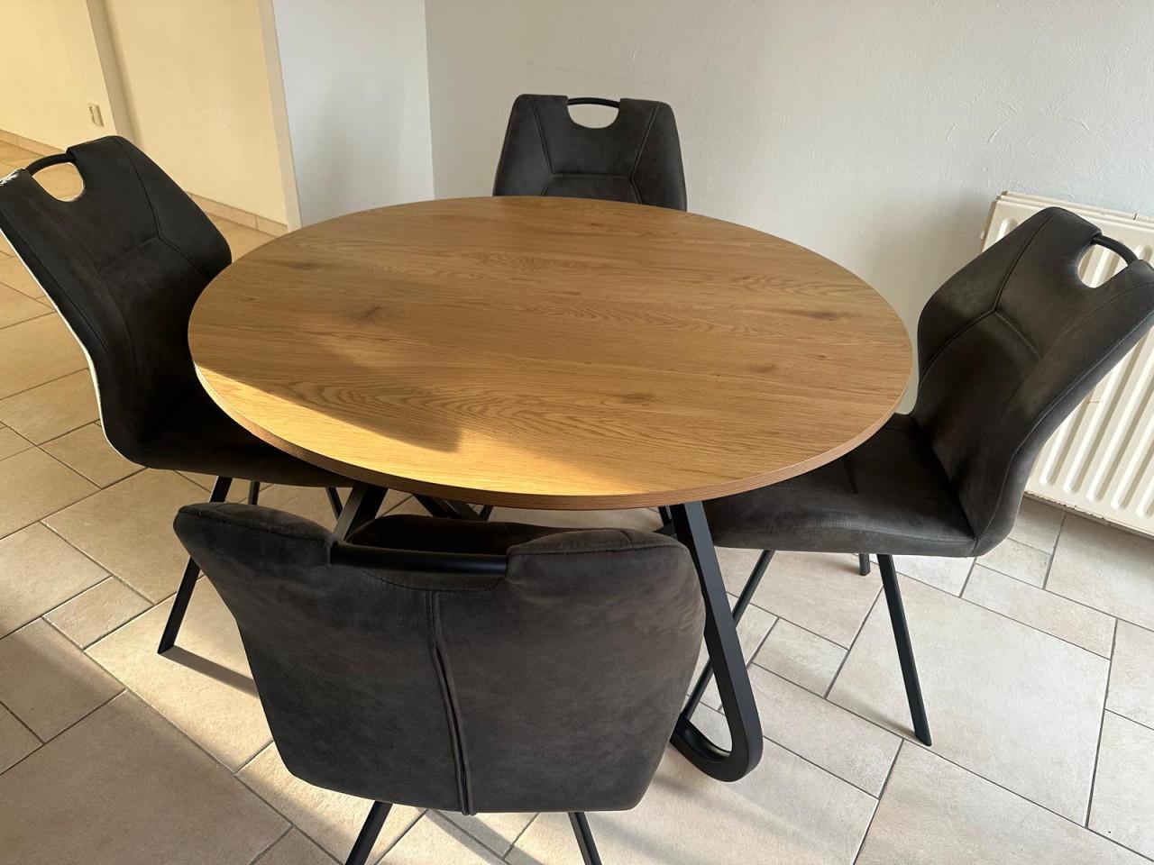 Eettafel met 4 stoelen
