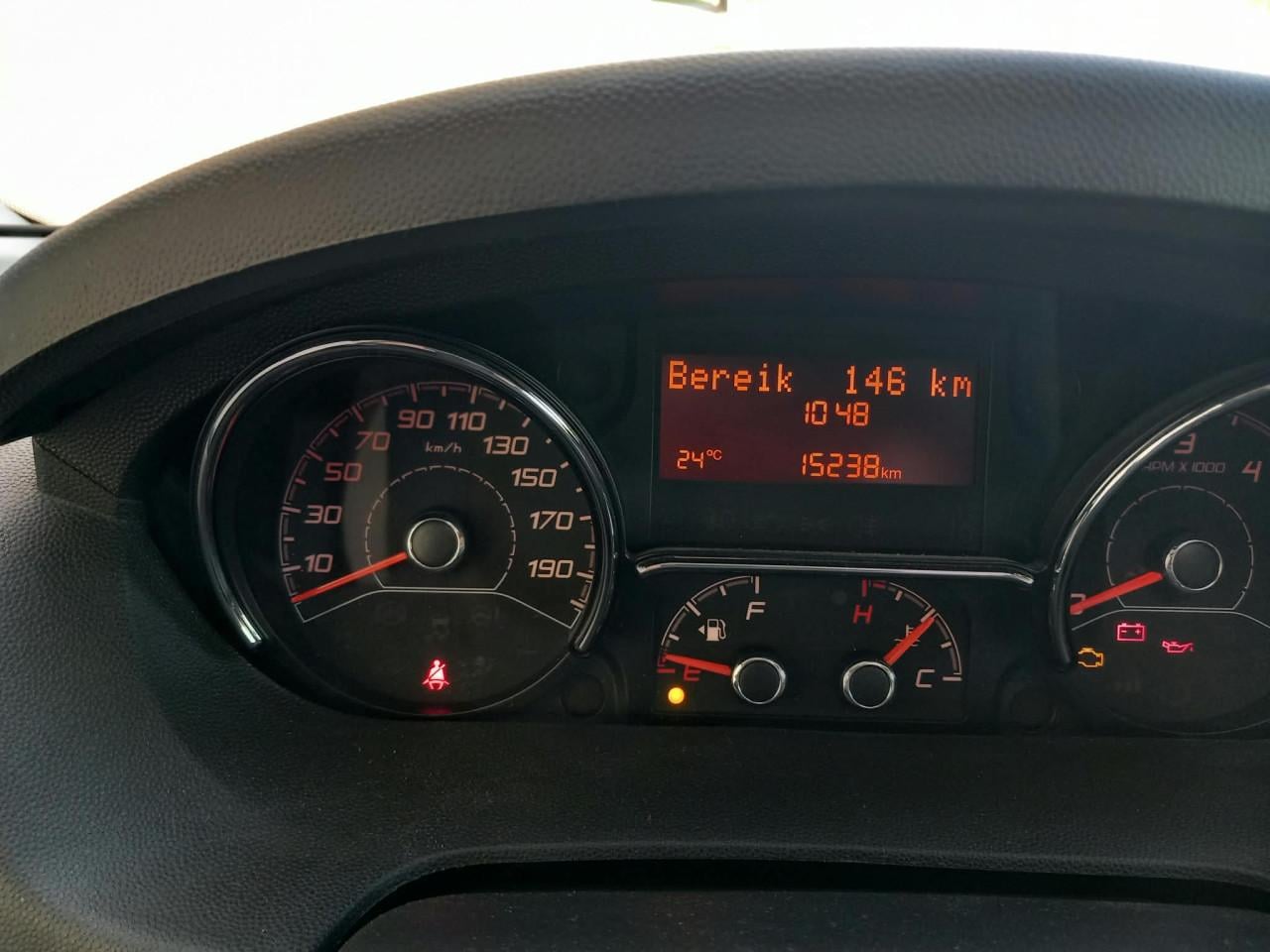 Wegens emigratie ,LMC T660 165pk lengtebedden hagelbestendig Juni 2025  .