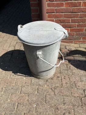 Zinken vuilnisemmer