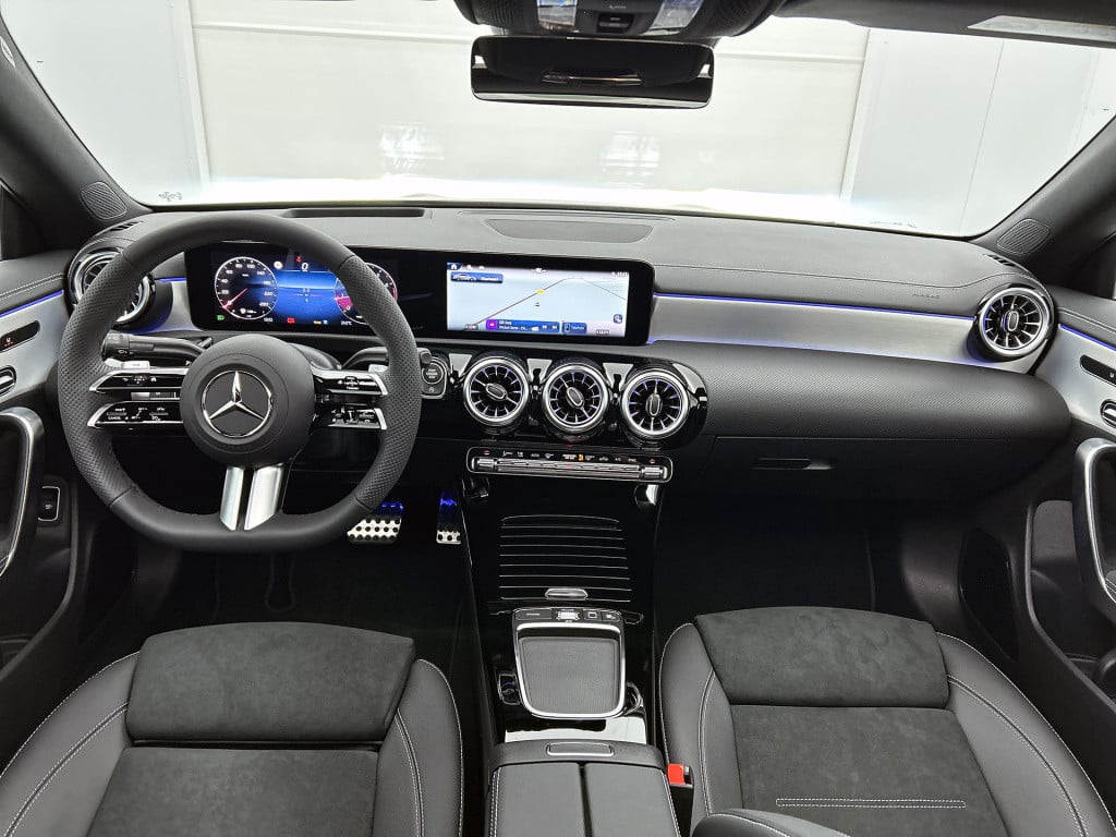 Mercedes-Benz Cla 180 business solution amg | amg line plus pakket | head-u