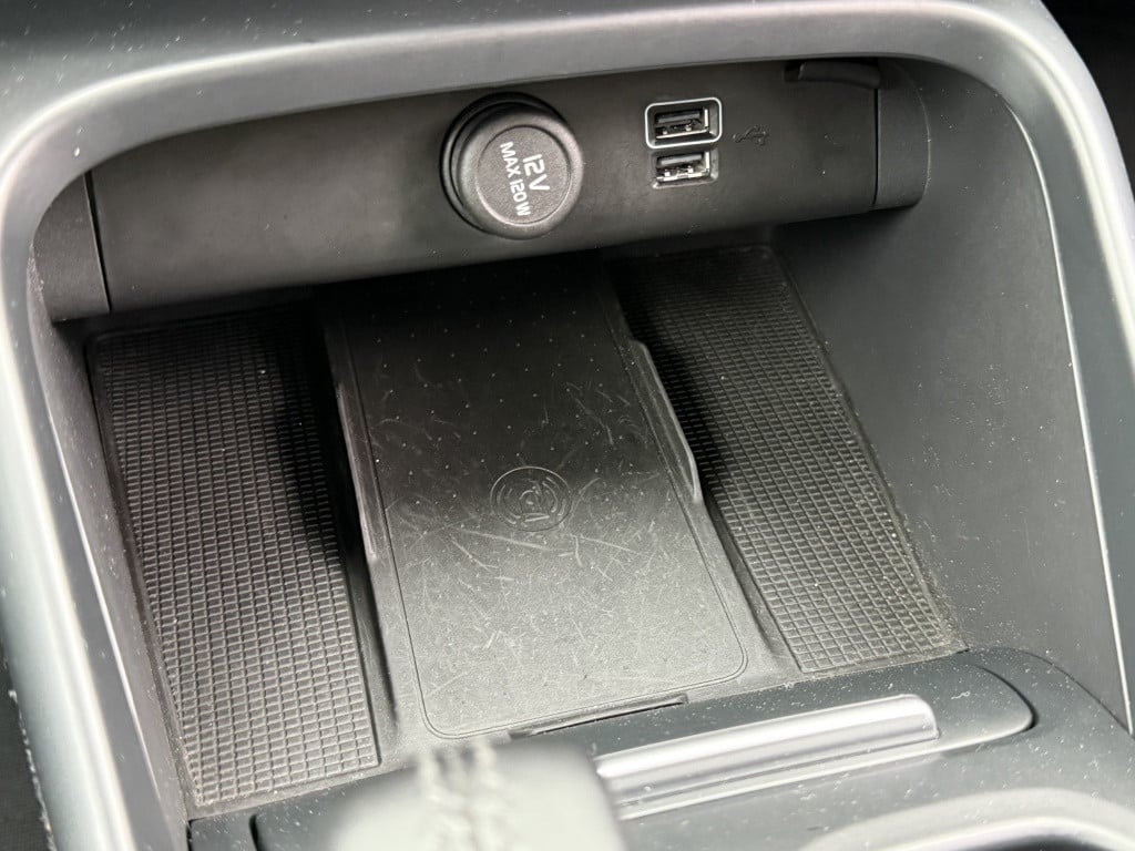 Volvo XC40 t5 262pk recharge business pro| navi| keyless| led| getint glas|