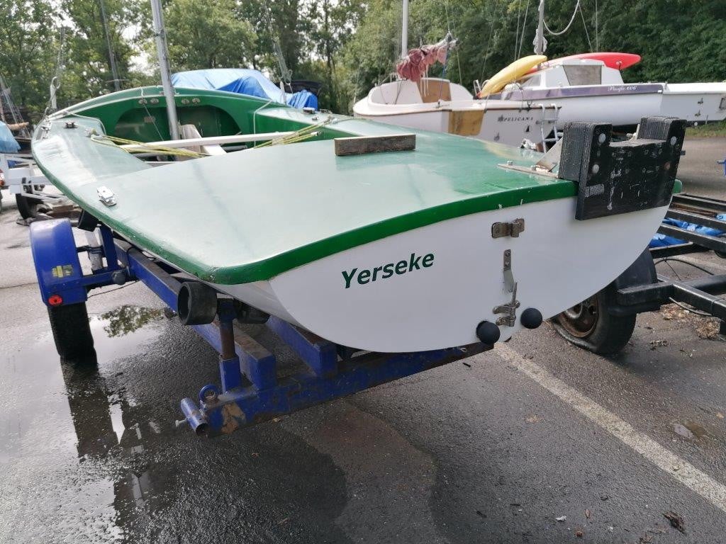 Open zeilboot Osprey incl. trailer - project