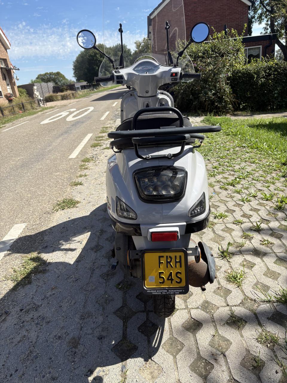 GTS Toscana Dynamic scooter