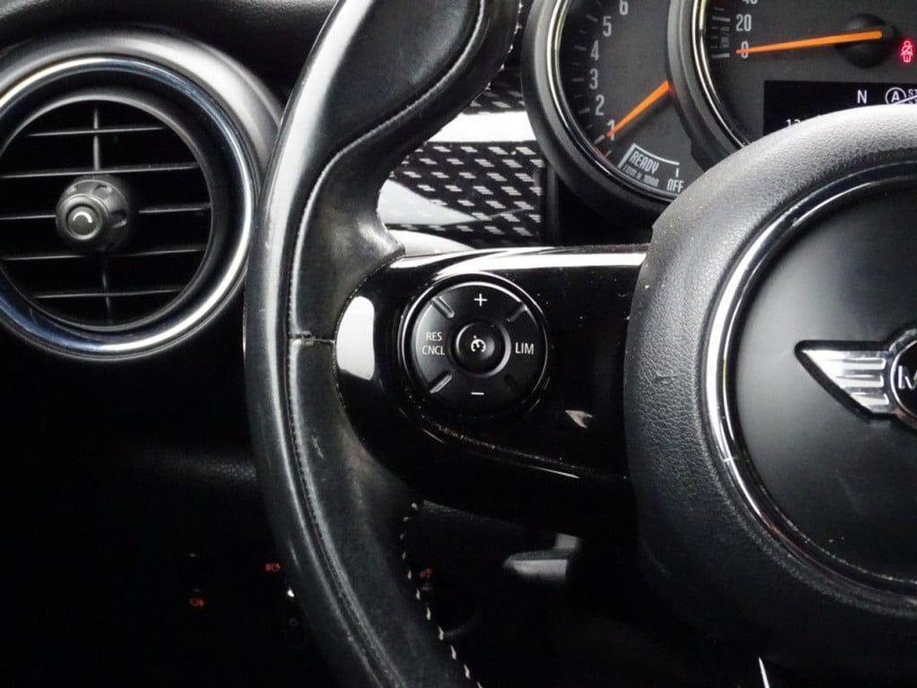 Mini Cooper mini 2.0 serious business 5-deurs | led | navi | 18"