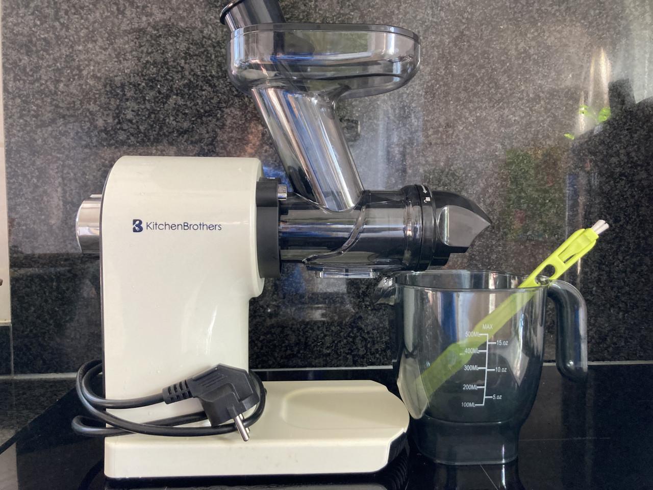 Kitchen Brothers Slowjuicer