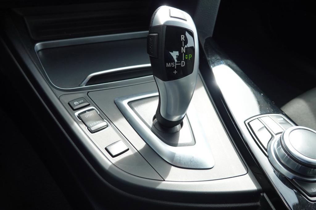 BMW 3-serie 320i executive