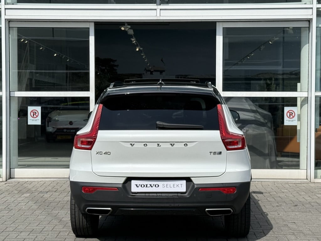 Volvo XC40 t5 262pk recharge r-design | panodak| adap.cruise| 360camera| el