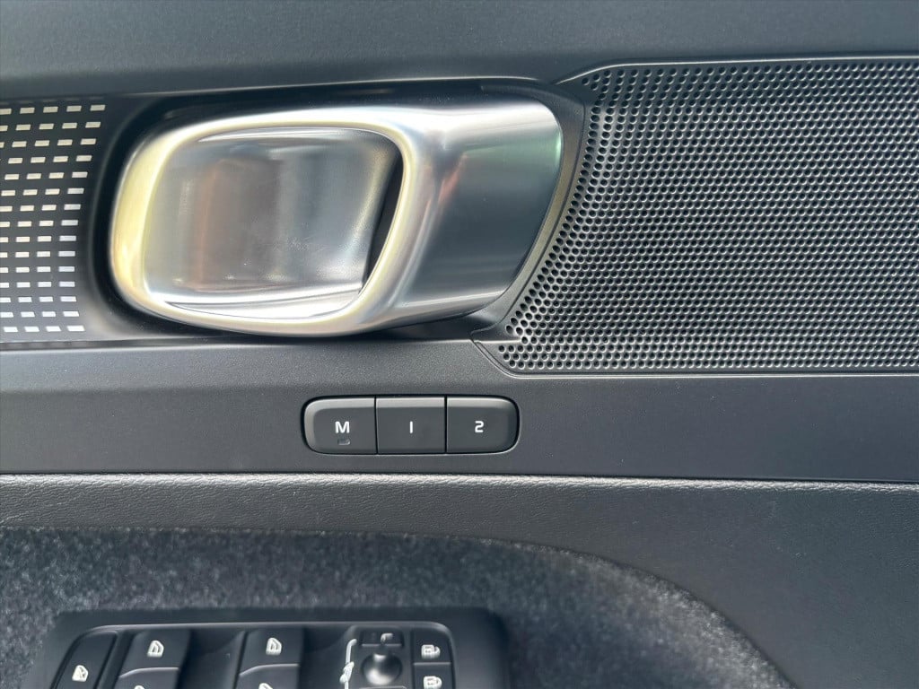 Volvo XC40 1.5 t5 recharge r-design|bliss|panoramadak|memorystoelen|stuur-s