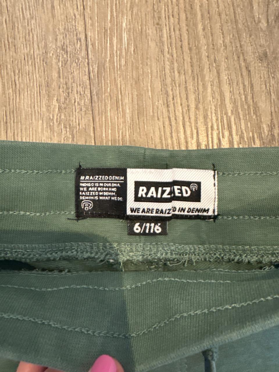 Korte broek van Raizzed maat 116.