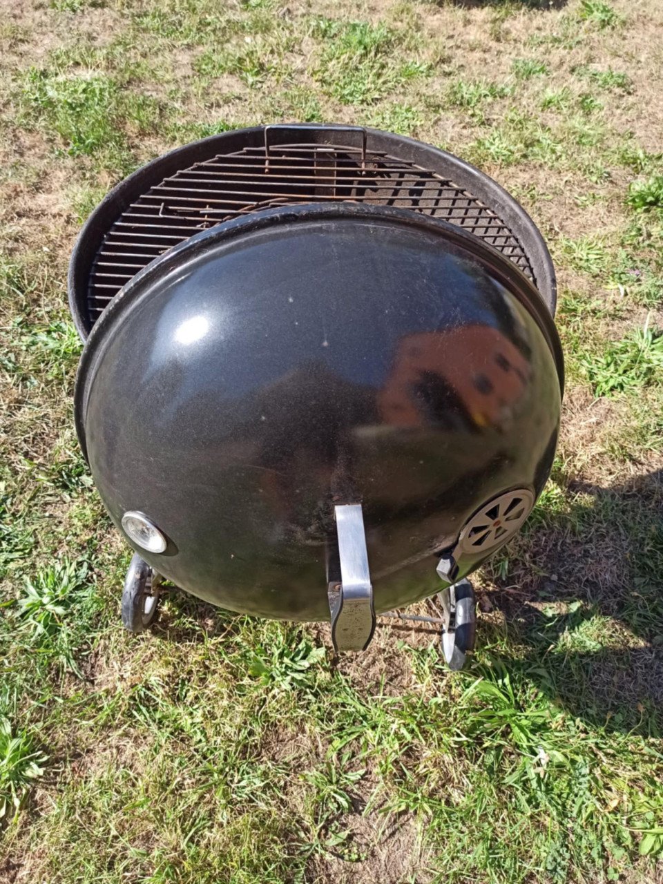 BBQ / Barbecue met deksel en temperatuurmeter