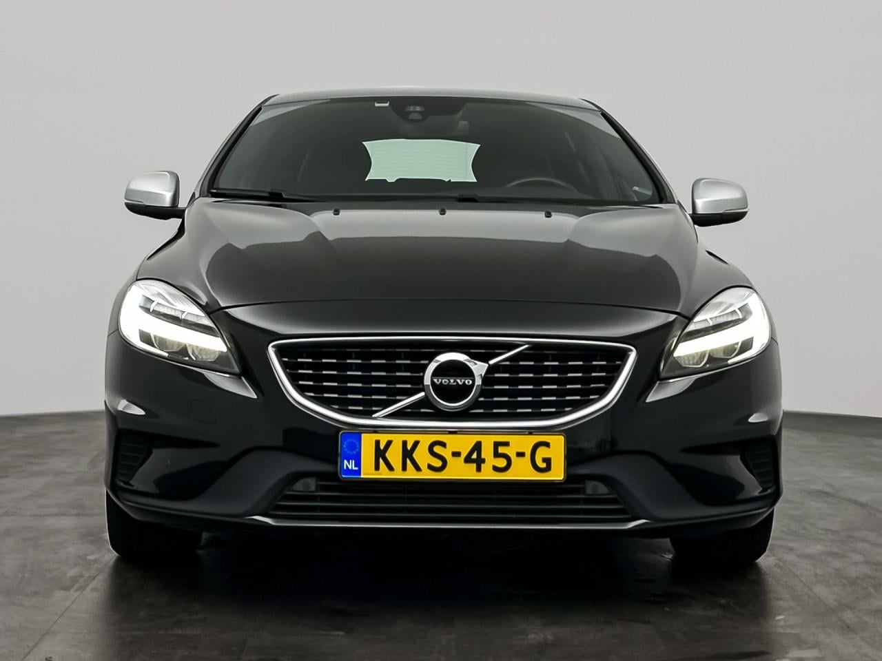 Volvo v40 1.5. R design / automaat/ camera / LED / navi