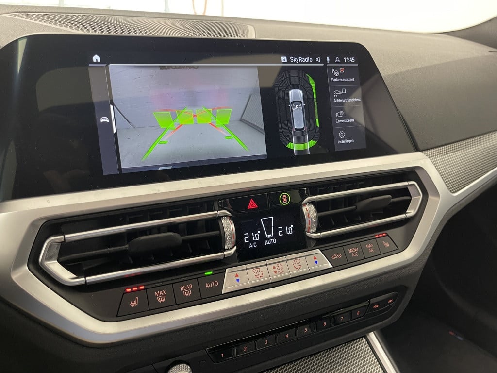 BMW 3-serie touring 330e xdrive m-sport | adaptief cc | panoramadak | trekh