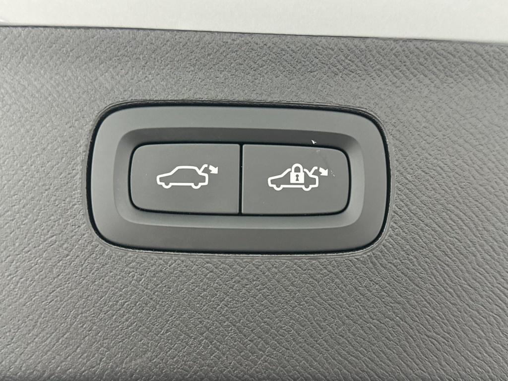 Volvo XC90 t8 455pk recharge ultra dark| full options!! b&w | luchtvering