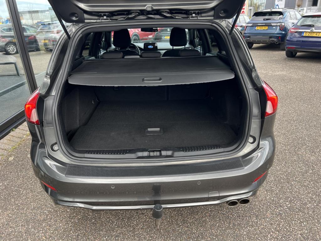 Ford Focus wagon 1.0 ecoboost 125pk st-line x , trekhaak , winterpakket