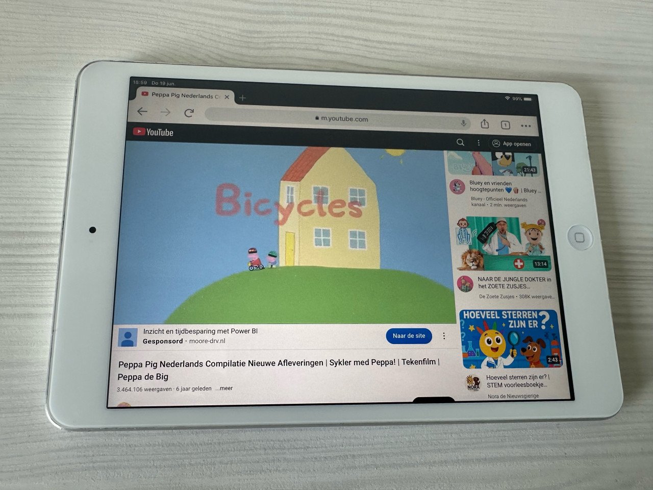 Apple iPad Mini 2.  32GB