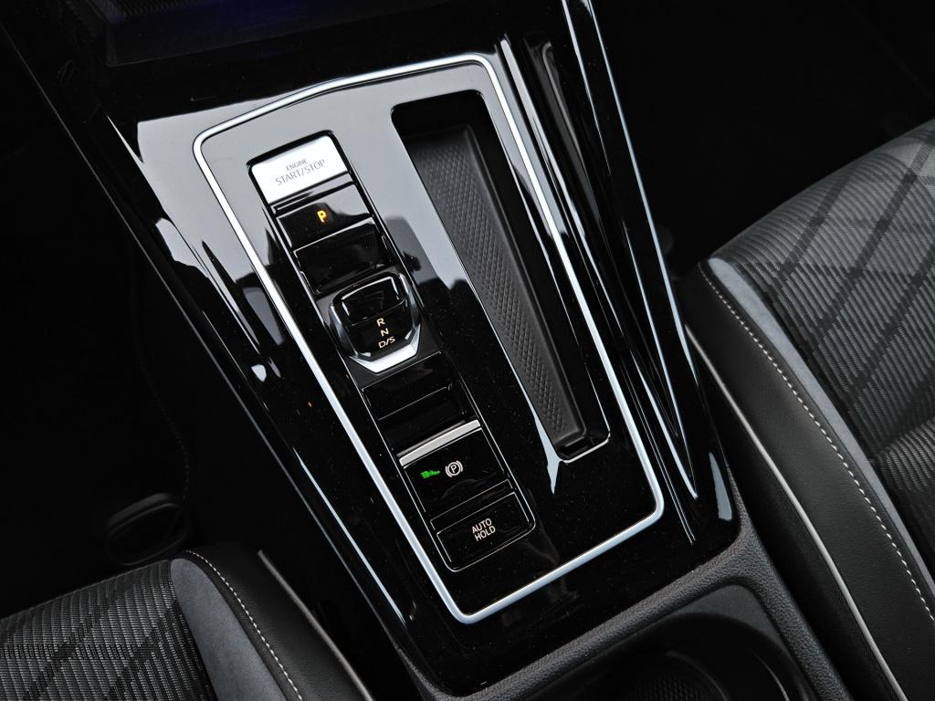 Volkswagen Golf 1.5 etsi r-line business | iq light | h/k | elek. trekhaak 