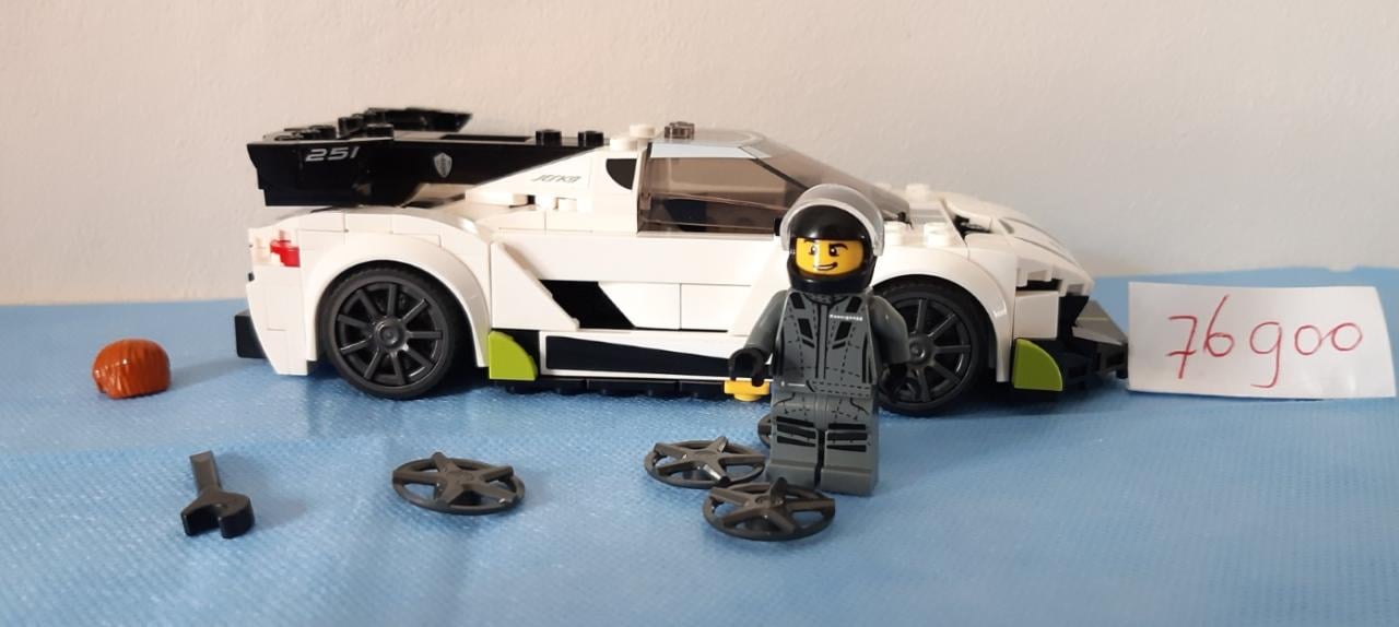 LEGO Speed Champions 76900:  Koenigsegg Jesko