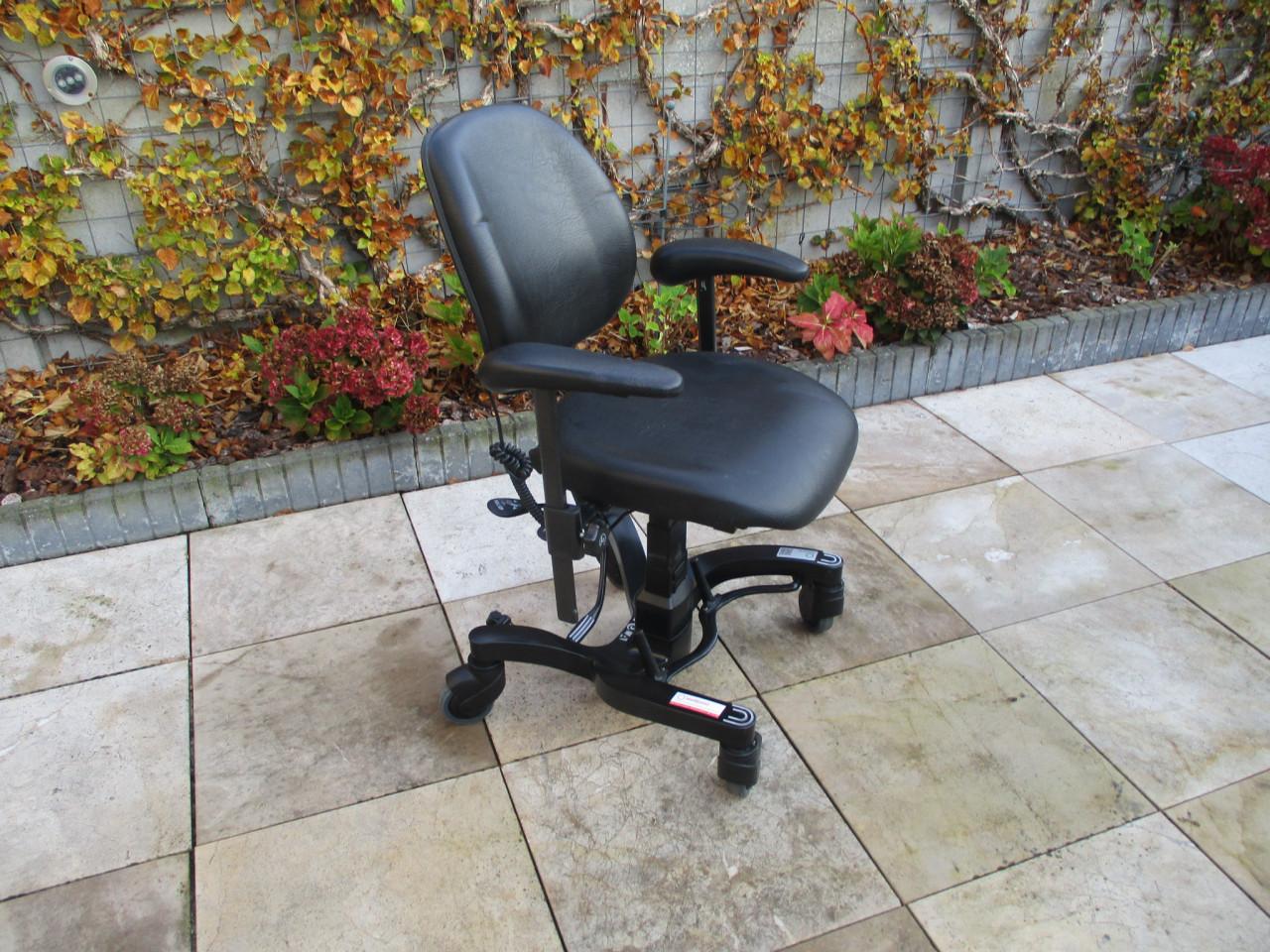 Zgan Vela Tango 700 EB trippelstoel met elektrisch hoog laag bediening